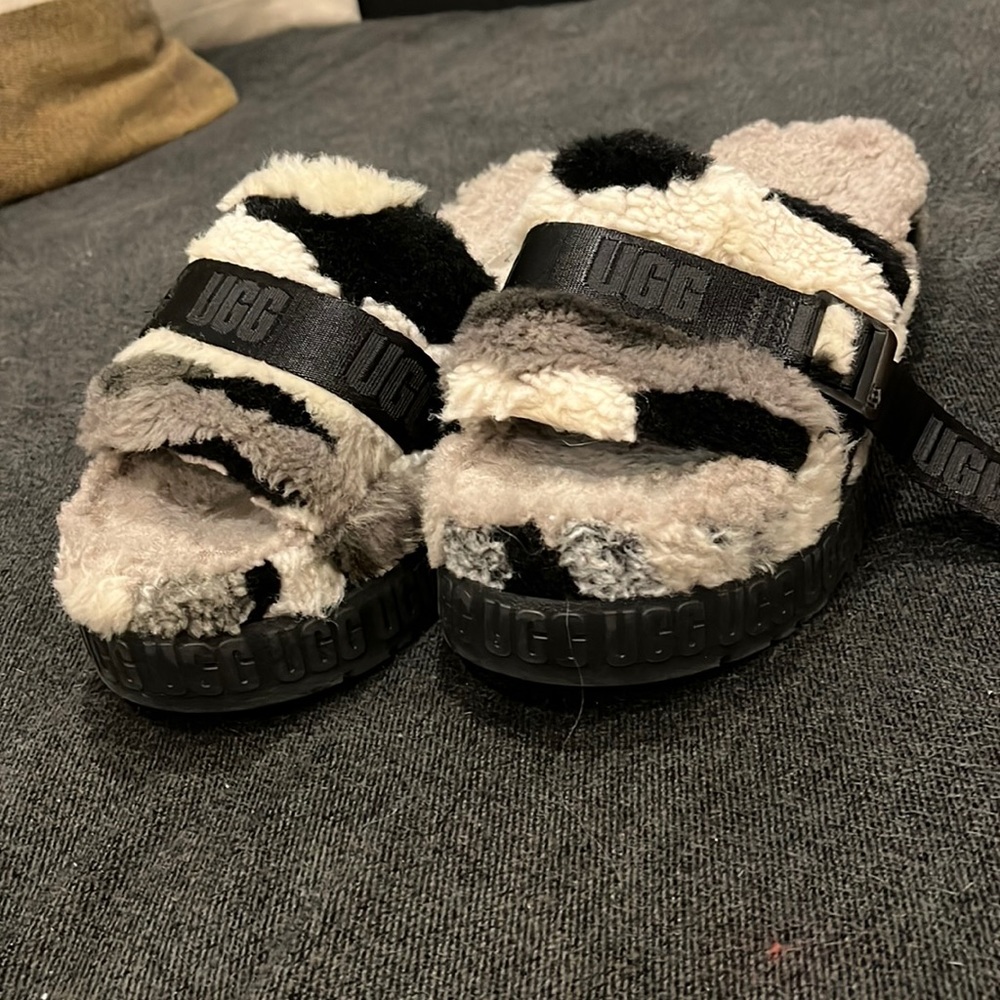 Ugg platform fluffita slippers
